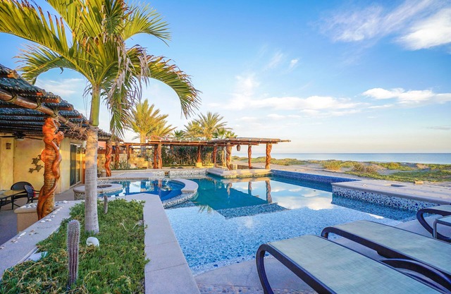 Frente a la playa con piscina privada en Golf Resort, Chef-Meals, Maid & Concierge Srvcs.