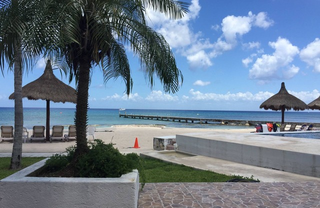 Propiedad frente a la playa con piscina