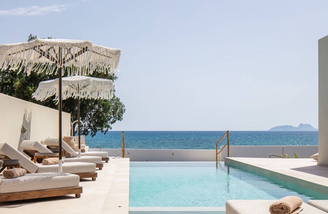 Beachfront retreat, sea views, Boho inspired style, private pool, unique design