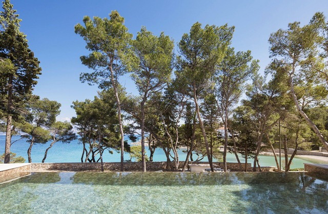 Beachfront Villa Brac Enigma with Pool