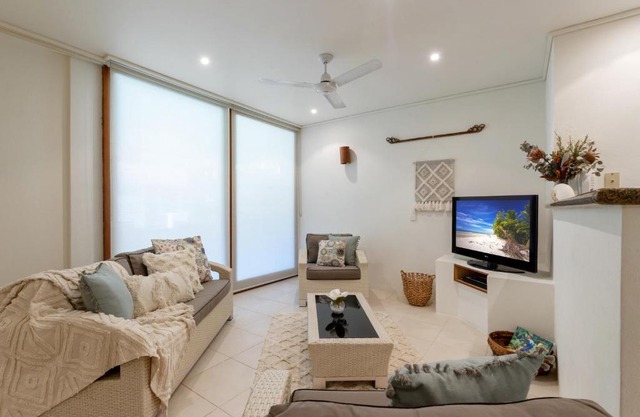 Beachfront Villa - Direct beach access