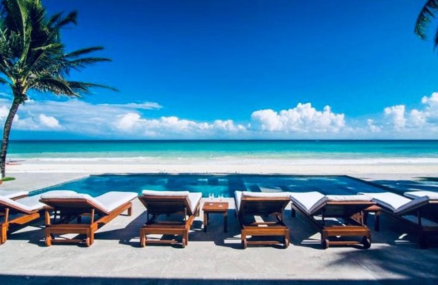 Villa frente al mar para grupos grandes, con personal completo con transporte incluido, todo incluido opcional