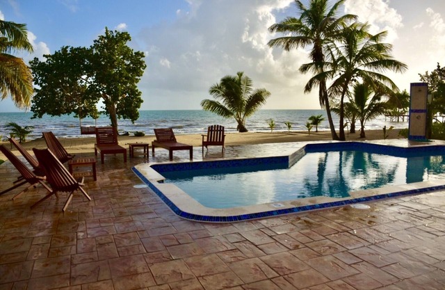 Windsong Belice - Nueva villa frente al mar con piscina