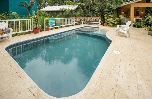 ¡NUEVO! Villa en primera línea de playa con piscina. Hospeda familias grandes, grupos o pequeños retiros.