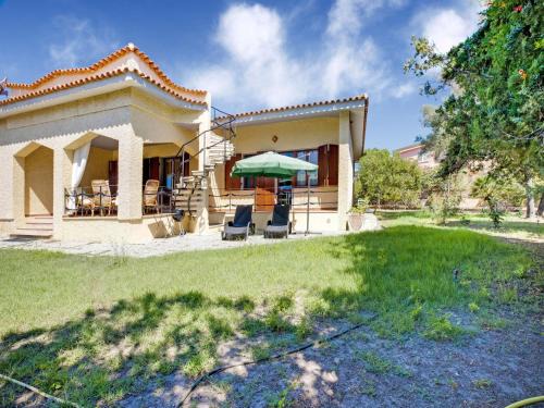 Beachfront Villa with Solarium