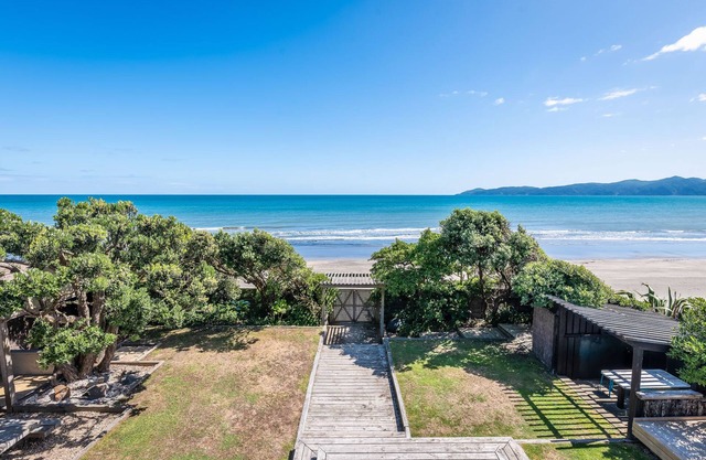 Beachfront with room for everyone!