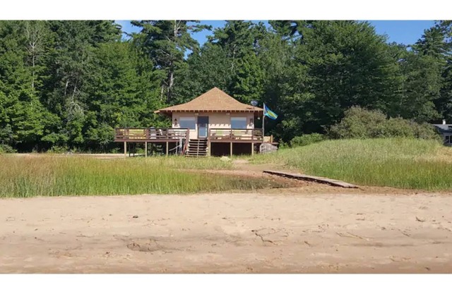 Beachhouse On Beautiful Sand Beach Near Escanaba