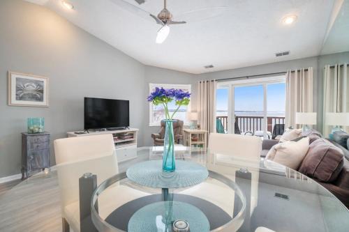Beachside 323 Waterfront Condo