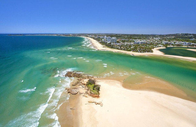 Beachside Bliss- 500m from the beach