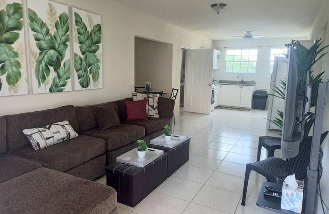 Beachside Bliss: Modern Condo