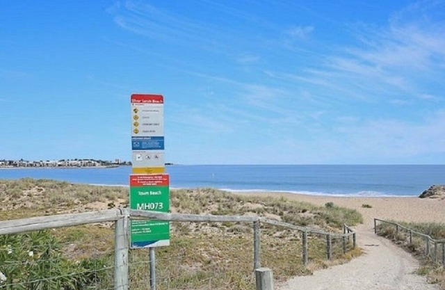 'Beachside'home 20 metres to beach. Ideal for families and friends.