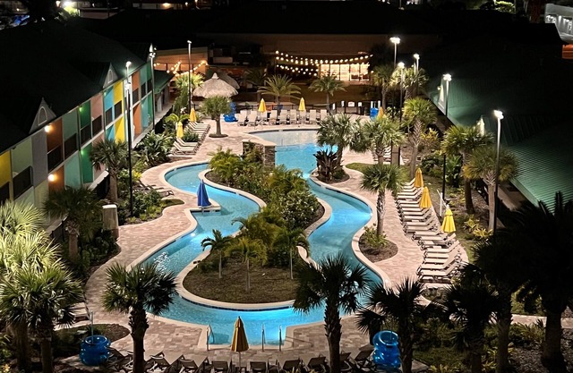Beachside Hotel & Suites