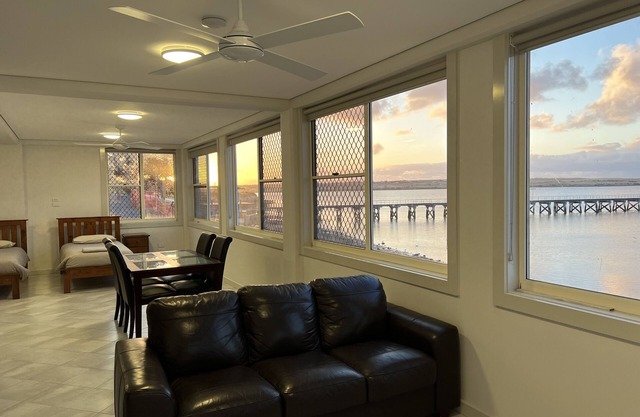 Apartamentos junto a la playa y con vista al embarcadero (Harbor Master Apt)