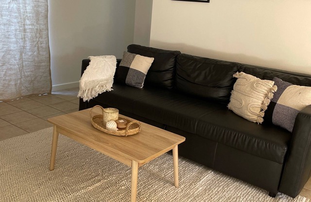 Beachside private self contained 2 bedroom unit *Netflix * Nespresso *