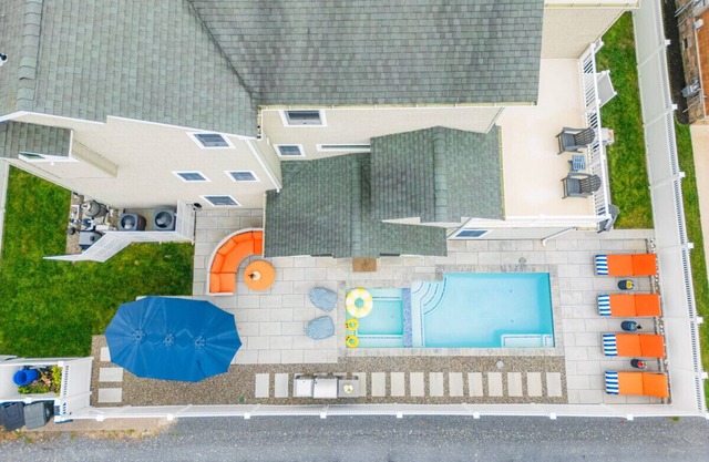Beachside Villa, Pool & Hot Tub open till October!