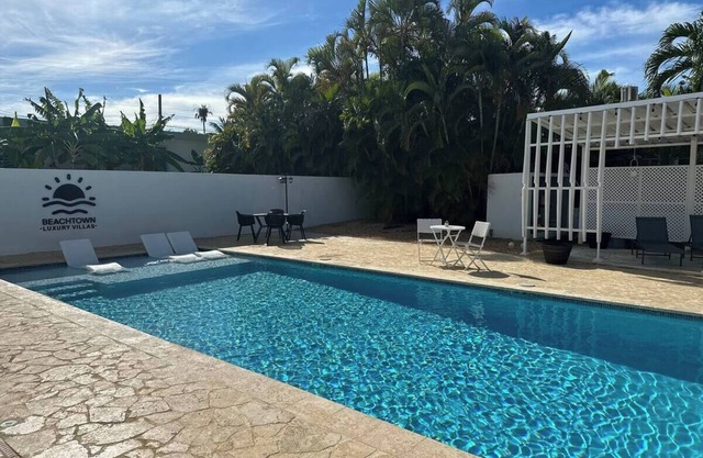 Beachtown Luxury Villas Apt 103