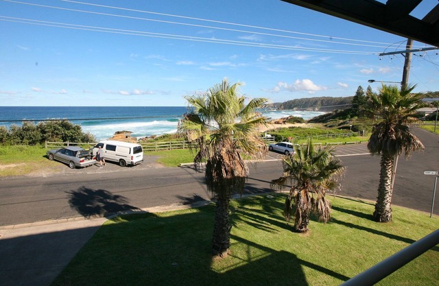 BEACHVIEW: 1/33 Scenic Drive - Great View. A pie de playa, piscina azul y tiendas.