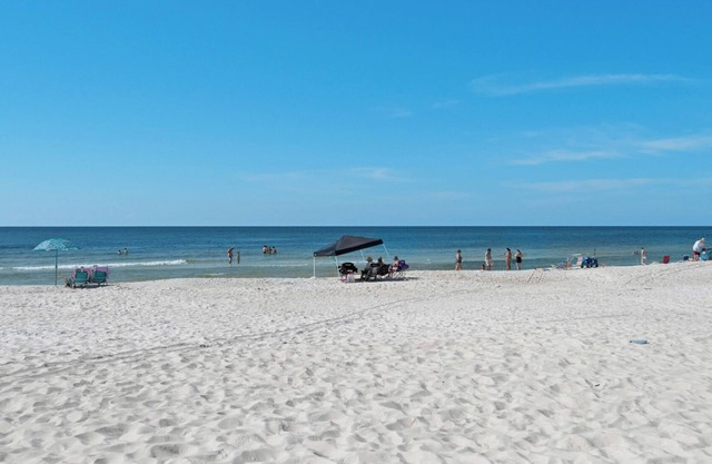 Beachwalk 18e: Cozy Townhouse Close to Beach!