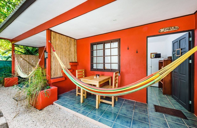 Cabinas totalmente equipadas a 5 minutos a pie de la playa. C.A. WIFI. Cocina. Tablas Bicicletas