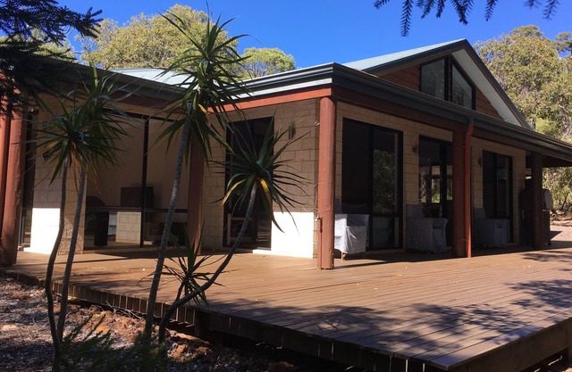 Casa Beachwood, Injidup