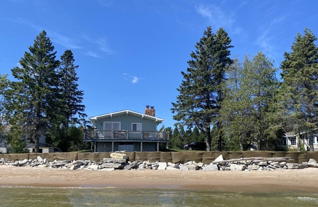 Beachy Bay Lake Michigan Getaway!