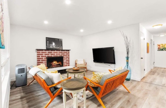 Beacon Hill Retro - Central Location