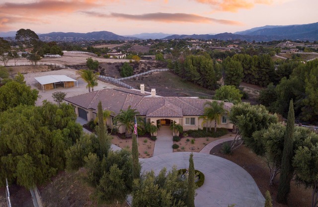 Bear Bridge by AvantStay | Hilltop Haven in Temecula w/ Views!