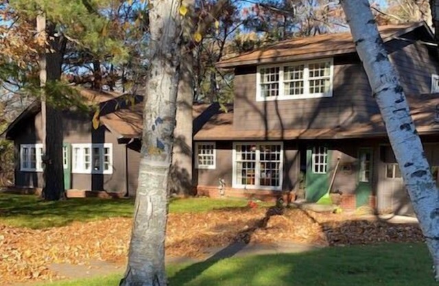 Bear Cottage at Gull Lake