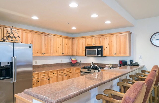 Bear Creek Lodge 109 2 Bedroom Condo by Alpine Lodging Telluride