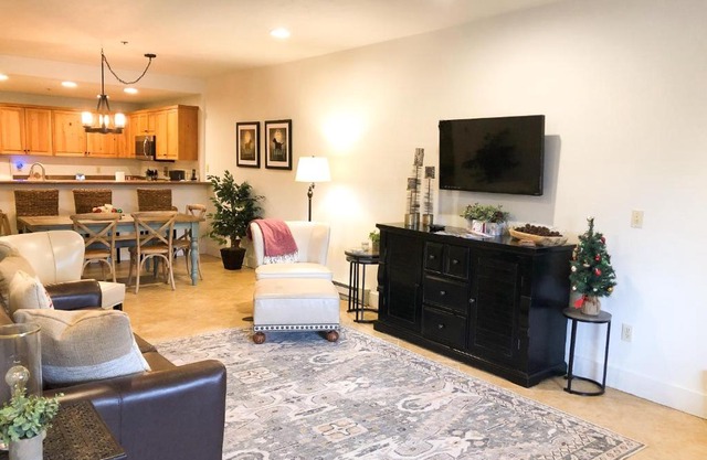 Bear Creek Lodge 111A by Alpine Lodging Telluride
