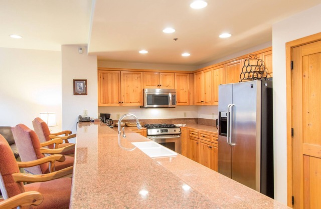 Bear Creek Lodge 208 2 Bedroom Condo by Alpine Lodging Telluride