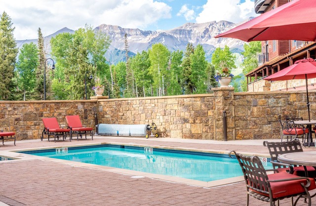 Bear Creek Lodge 309b 1 Bedroom Hotel Room by Alpine Lodging Telluride