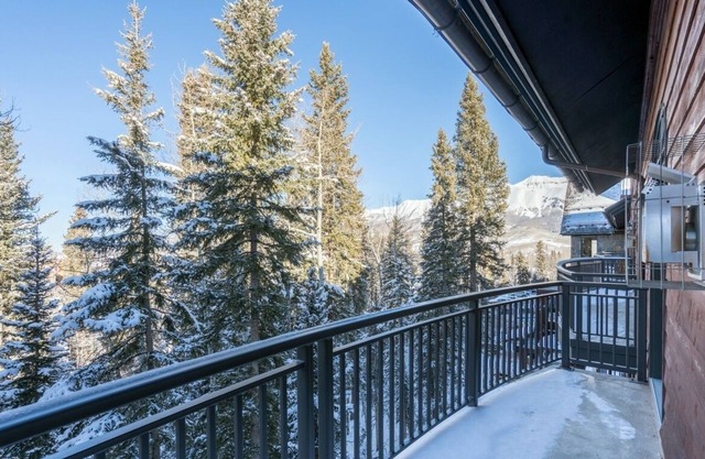 Bear Creek Lodge by Alpine Lodging Telluride