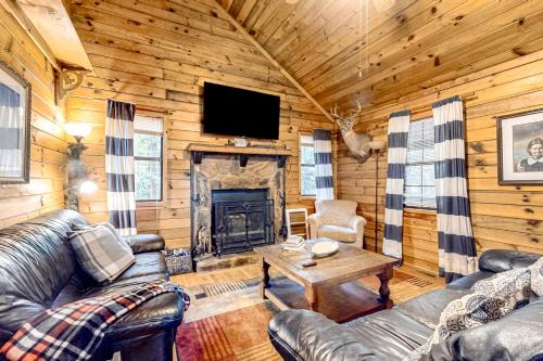 Bear Hug Lodge