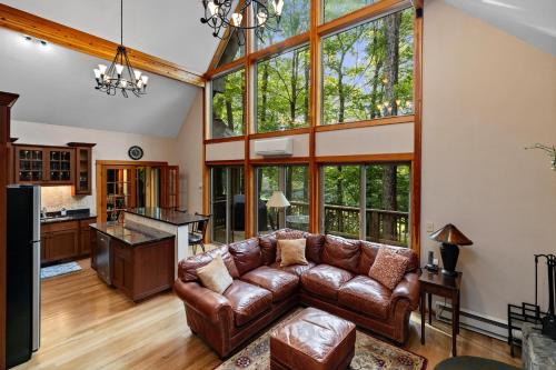 Bear Luxury with Wintergreen Advantage