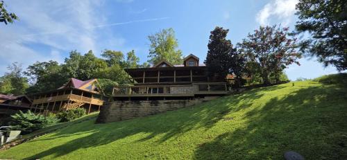 Bear Moon Lodge