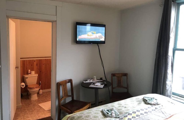 Bear Valley King Suite - History Hotel Bayview