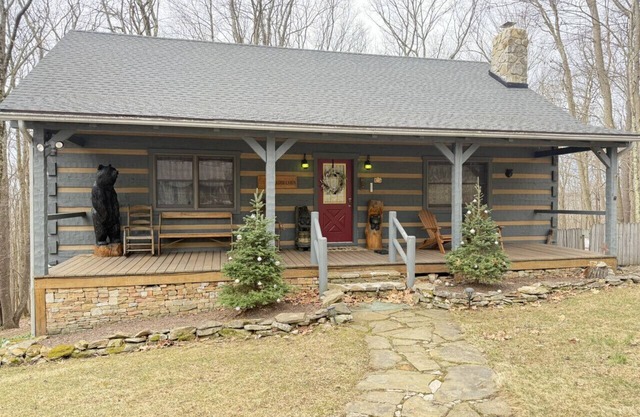 Bearadise-beautiful cabin at Alpine Lake