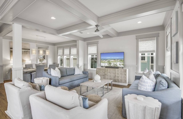 Beargrass. 4 Bedroom Newly Updated with 6-Seater Golf Cart & Bikes!