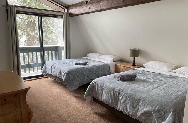 BEARS DEN CHALET
