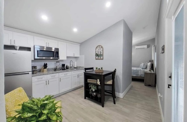 Beary Relaxing Tiny Home Unit 5