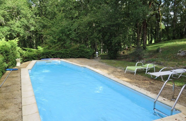 Casa de vacaciones privada con WIFI, piscina privada, TV, terraza, mascotas permitida, aparcamiento