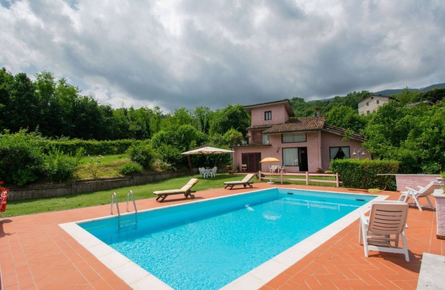 Preciosa casa de vacaciones privada con WIFI, piscina privada, TV, mascotas permitida y aparcamiento