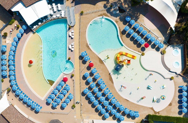 Precioso apartamento en villa para 4 personas con piscina, WIFI, A/C, terraza y aparcamiento