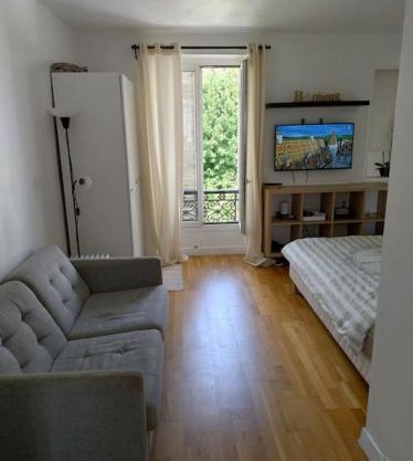 Beau studio dans une rue calme