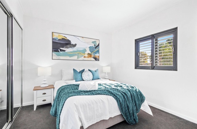 Beaufort Street 1BDR + Parking