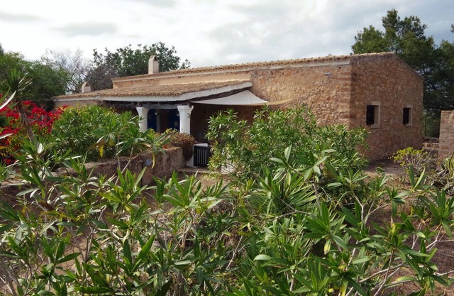 Preciosa casa antigua con gran jardín, 2/8 personas, casa de campo tradicional