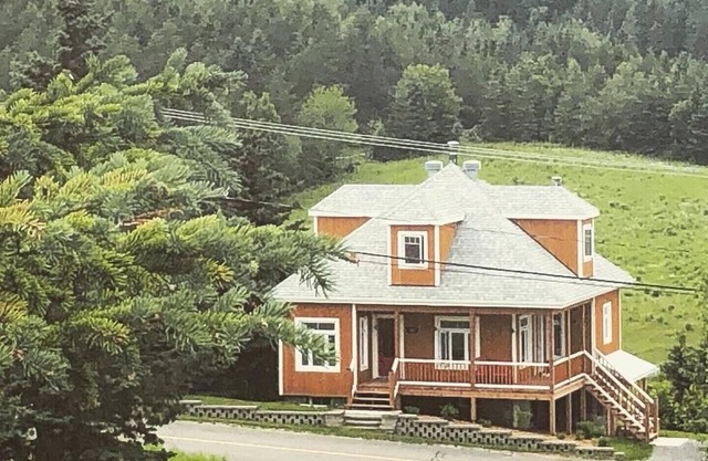 Hermosa casa de campo en las montañas