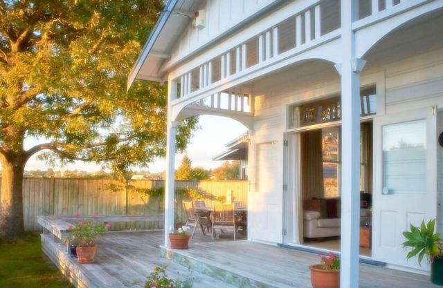 Beautiful & Unique 1920's Villa 5 mins walk from the Boat Ramp