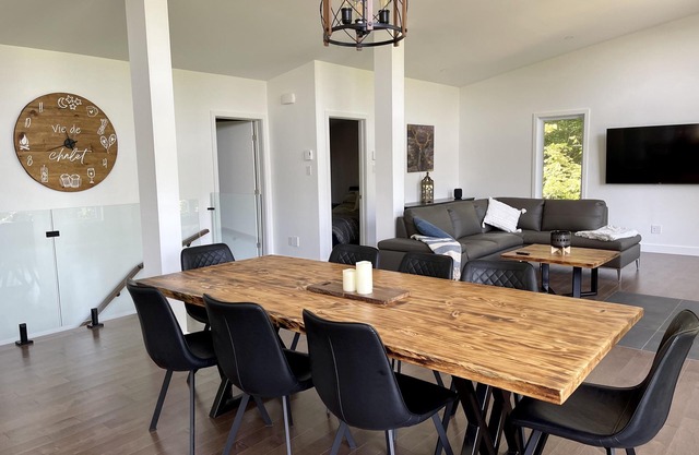 Beautiful brand new chalet with incredible views of lake and mountains